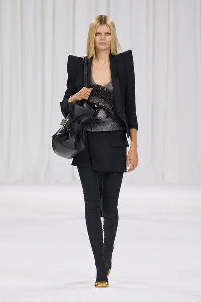 Look 12